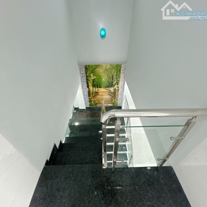 Giá 3,6 tỷ. Bán nhà lầu đẹp gần Vincom Tân Mai, Sổ thổ cư, đường ô tô. 5,2x13m. - 5