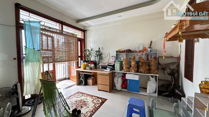 NHÀ 2 TẦNG HẺM Ô TÔ NGUYỄN KHUYẾN NGAY SAU CHỢ VĨNH HẢI CHỈ 4.2 TỶ - 5