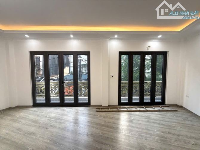 Đầu tư sinh lời: Nhà 6 tầng Long Biên 70m² MT 5.5m thang máy Gần Cầu Vĩnh Tuy. Giá 13.8 Tỷ - 5