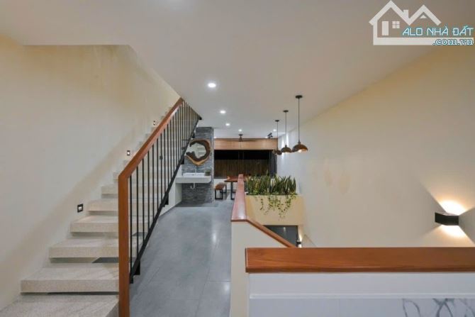 PHƯỚC LONG B - DÒNG TIỀN 30TR/T -NHÀ ĐẸP -  80M2 * 5TẦNG - 4PN, HỒ BƠI - ĐƯỜNG RỘNG XE TẢI - 5