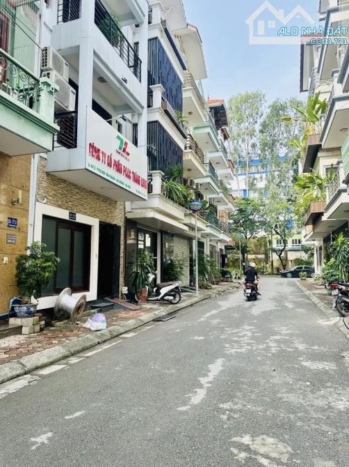 VĂN QUÁN - HÀ ĐÔNG - Ô TÔ NGỦ TRONG NHÀ - PHÂN LÔ VỈA HÈ - KINH DOANH VĂN PHÒNG - 5