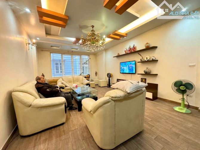 Bán nhà Phân Lô Kim Đồng - Gara 7 chỗ - thông số vàng - DT 80m2- Giá 19.5 tỷ - 5