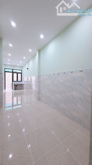 NHÀ MỚI XÂY  ĐÚC 4 TẤM DT 4 X24  CÓ 6 TỶ VIP Q4 - 5