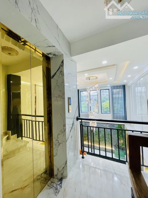 SIÊU PHẨM GÒ VẤP HXH - THANG MÁY XỊN + GARA Ô TÔ - FULL NỘI THẤT - SỔ VUÔNG A4 - 5