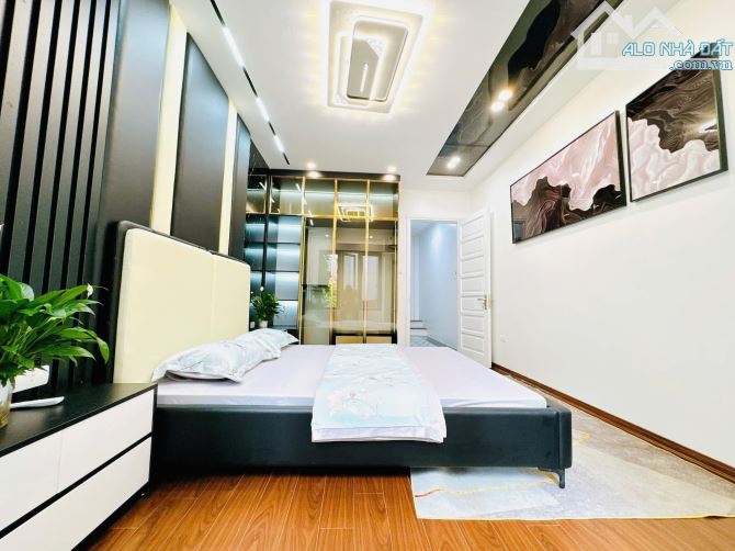 - BÁN NHÀ KHƯƠNG TRUNG  5 TẦNG- 5M Ô TÔ TRÁNH - NGÕ THÔNG - NHÀ ĐẸP FULL NỘI THẤT - 2 THOÁ - 5