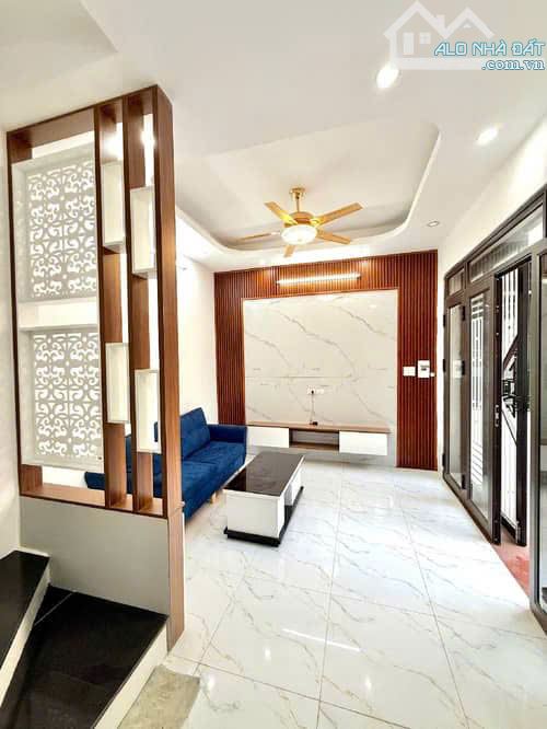 Chính chủ bán nhà Nguyễn Khoái, 30m² x 5 tầng, ô tô đỗ cổng, giá 6.45 tỷ - 5