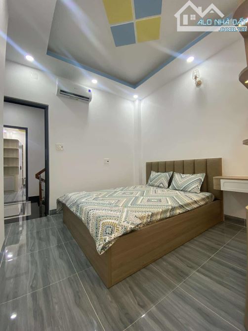SIÊU PHẨM XÂY MỚI TINH - CÁCH 15M RA HẺM OTO - Đ.PHAN VĂN TRỊ P12 BÌNH THẠNH - 4 TẦNG - 5