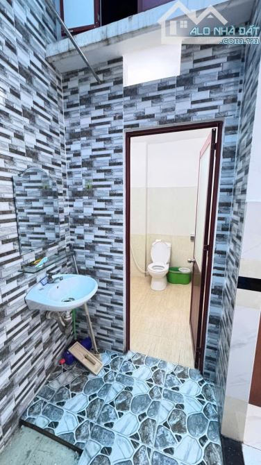 Bán nhà mặt tiền đường Trần Thị Hè quận 12 .1trệt 1 lầu khu vực sầm uất giá 6t800 - 5