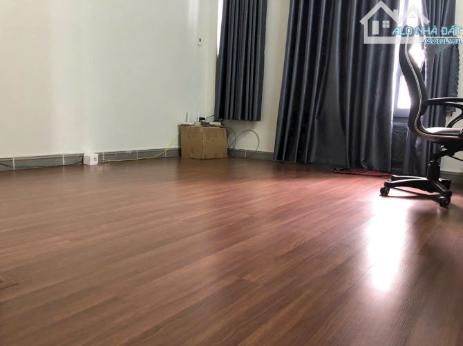 Nhà Gò Vấp, Gần Emart Phan Huy Ích, 4x16, 4 Tầng 5 PN, Vị trí đẹp KD Văn Phòng Cty, 7 tỷ 7 - 5