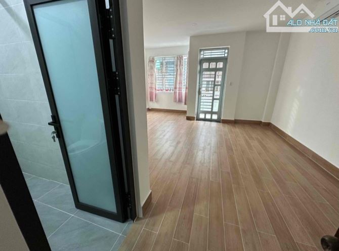 Nhà 2 lầu mặt tiền đắc địa trung tâm Cần Thơ - 5