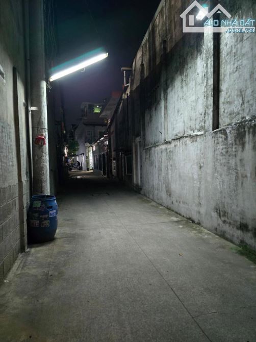 2.4 .tỉ - S.ổ riêng, vuông vắn – Hẻm xe hơi – Linh Xuân. - 5