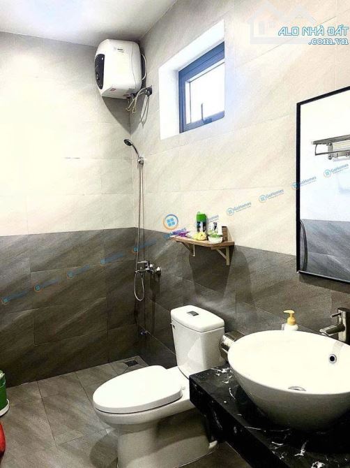 CHO THUÊ NHÀ 2 TẦNG NGUYỄN MẬU TÀI, GẦN CẦU HOÀ XUÂN  • Diện tích: 100m², sử dụng 187m² - 6
