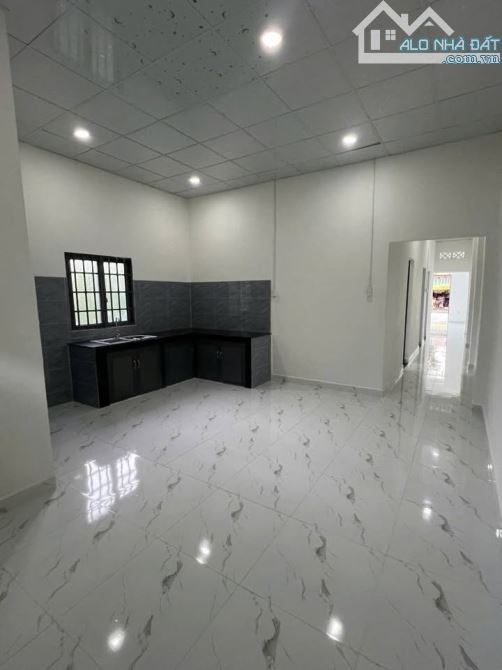 Ngộp bank bán gấp căn nhà ở 1 sẹc của đường Suối Lội- Tân Thông Hội- Củ Chi. DT 150m2, Giá - 6