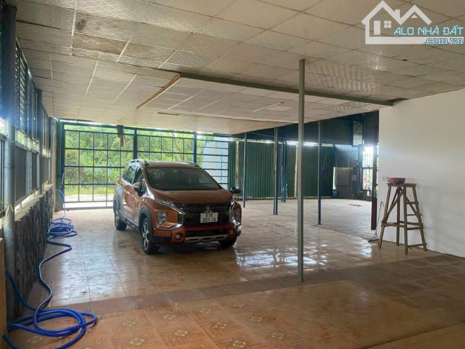 Bán nhà cấp 4 (17x25m) mặt tiền đường Tân Lạc x.Hòa Nam h.Di Linh kế trường cấp 1,2 - 6