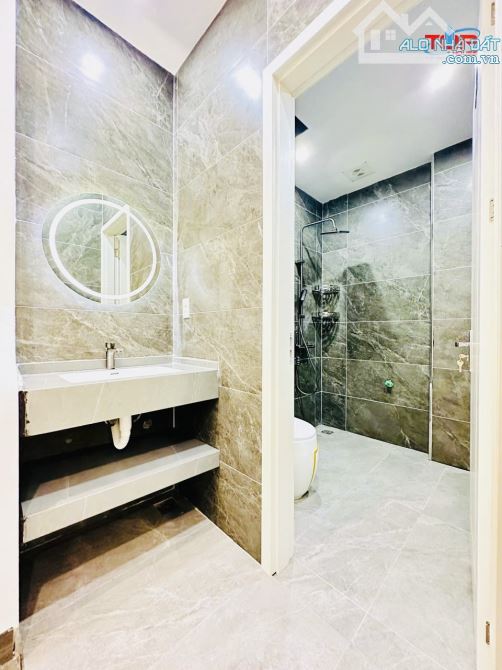 🏡 Bán nhà 4 tầng độc lập Tô Hiệu, Chùa Hàng dtsd 108m Giá 6,5 tỷ - 6