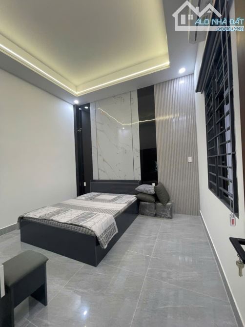 Cần bán căn biệt thự siêuxinh Giáp Q12full nội thất 9,2*10m pk 3pn3wđg xe tảiGiá 6tỷ 400tr - 6