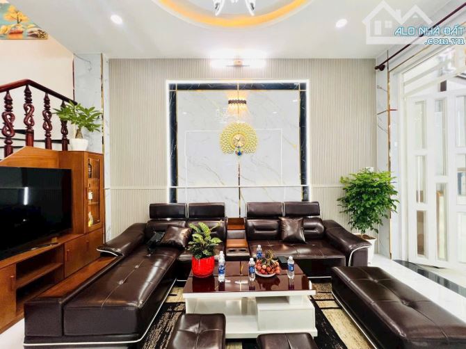 ⭐ Nhà phố cao cấp 1/. Hiệp thành 35,Q12,tphcm.giá : 6,099 tỷ thương lượng.  • 4 x 15, 4 Tầ - 6