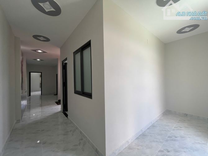 Nhà Ngộp 1 Trệt 2 Lầu 3 Phòng Ngủ Gần Chợ Đình Giáp HM, 130m2, Sổ Hồng Riêng Hoàn Công - 5