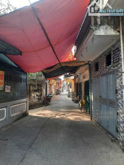 Chính chủ bán nhà Nguyễn Khoái, 30m² x 5 tầng, ô tô đỗ cổng, giá 6.45 tỷ - 6