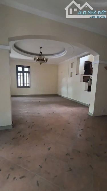 BIỆT THỰ SÂN VƯỜN QUANG TRUNG GÒ VẤP - PHƯỜNG 11 - DIỆN TÍCH KHỦNG NỞ HẬU - 6