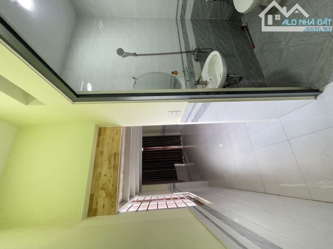 NHÀ 3 TẦNG-SHR 5x17M – Ô TÔ NGỦ TRONG NHÀ – HẺM THÔNG ĐÀO TRÍ-NHỈNH 7TỶ - 6