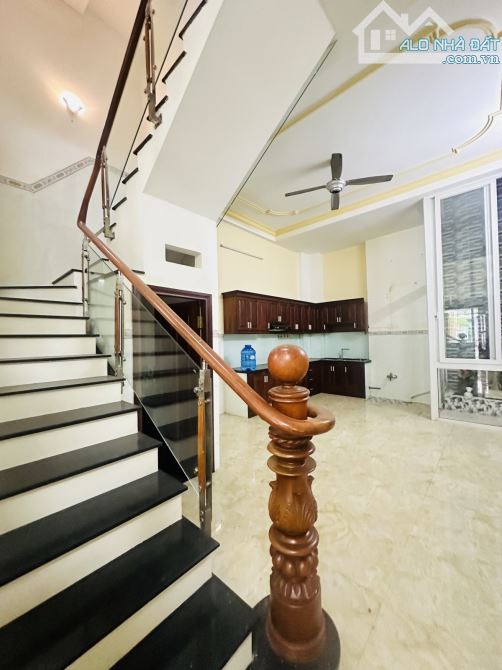 SÁT TÊN LỬA --96M2--3 TẦNG --HẺM XE TẢI THÔNG ---TỈNH LỘ 10 BÌNH TÂN --GIÁ CHỈ 7.9 TỶ - 6