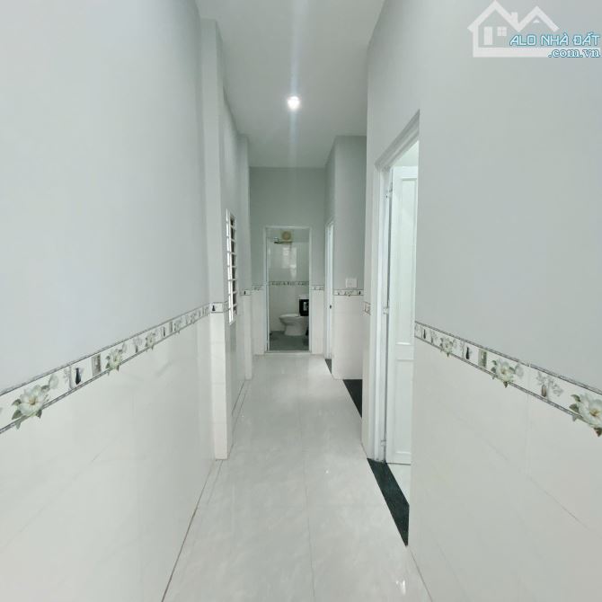 Giá 3,6 tỷ. Bán nhà lầu đẹp gần Vincom Tân Mai, Sổ thổ cư, đường ô tô. 5,2x13m. - 7