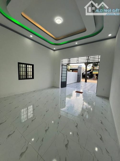Ngộp bank bán gấp căn nhà ở 1 sẹc của đường Suối Lội- Tân Thông Hội- Củ Chi. DT 150m2, Giá - 7