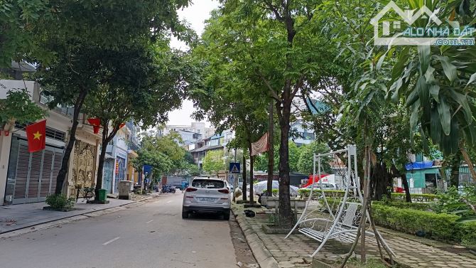 Bán nhà nhà vườn vew vườn hoa tổng cục 5 yên xá dt 100 7 tầng - 9