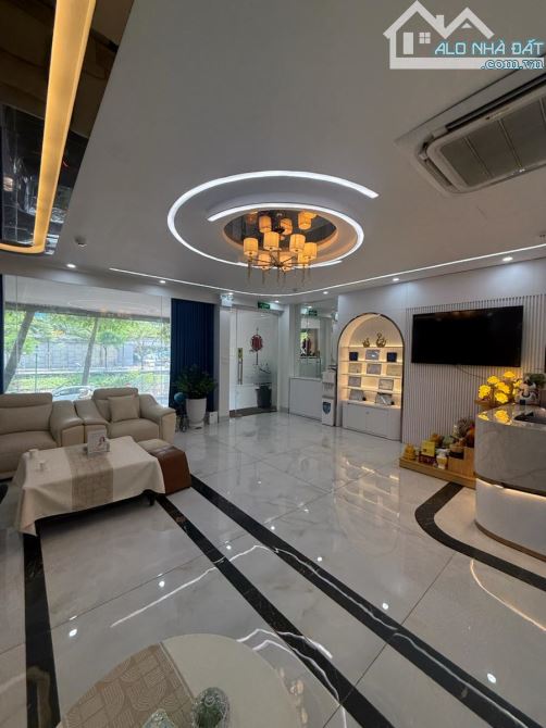 DUY NHẤT BUILDING QUAN HOA – DT 143m² – 9 TẦNG – MT 7m – GIÁ 110 TỶ - 7