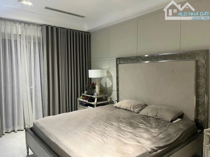 Bán Gấp Nhà Đường Nội Bộ 8m Sư Vạn Hạnh - Quận 10 - 5x18m Vuông - 5 Tầng - 26 Tỷ TL - 8
