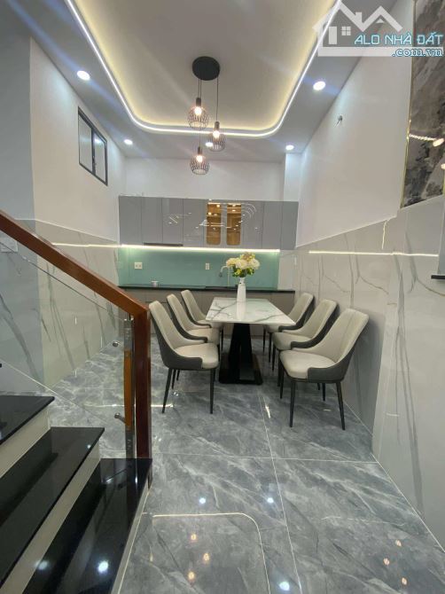 SIÊU PHẨM XÂY MỚI TINH - CÁCH 15M RA HẺM OTO - Đ.PHAN VĂN TRỊ P12 BÌNH THẠNH - 4 TẦNG - 8