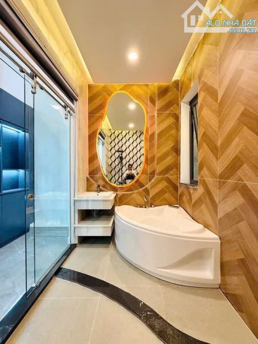 Bán căn biệt thự ngay trung tâm,Đường Số 8,P11,ngang 8,2-20(259m2)nhà mới 100%. - 8