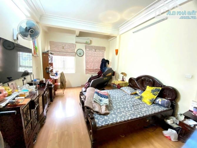Nguồn kín Nguyên Hồng – 68m², 5 tầng, ô tô tránh, giá 23,8 tỷ – hàng hiếm - 9