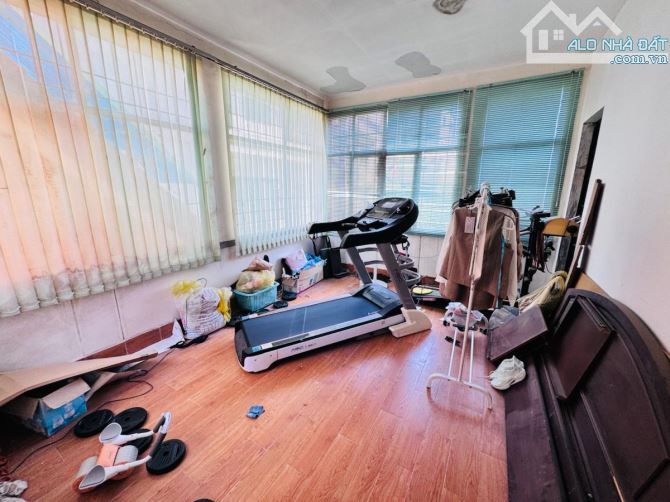 Lạc Long Quân, Tây Hồ | 142m², 4 tầng, MT 7.3m — view Hồ Tây, sổ nở hậu — 29 tỷ (TL) - 9