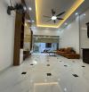 ĐẸP LUNG LINH. RỘNG RÃI, THOÁNG SÁNG. CÁCH PHỐ 15M. BA GÁC TO ĐỖ CỬA.