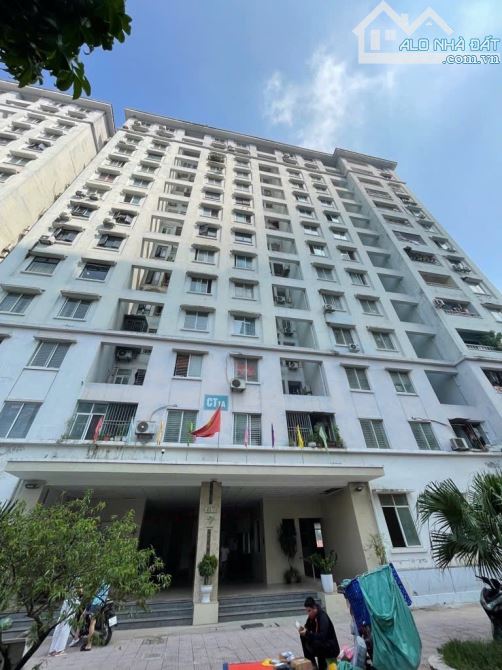 BÁN GẤP CC CT1A TP GIAO LƯU PHẠM VĂN ĐỒNG, DT76M 2NG 2 VS 2 BC, LÔ GÓC THOÁNG MÁT.