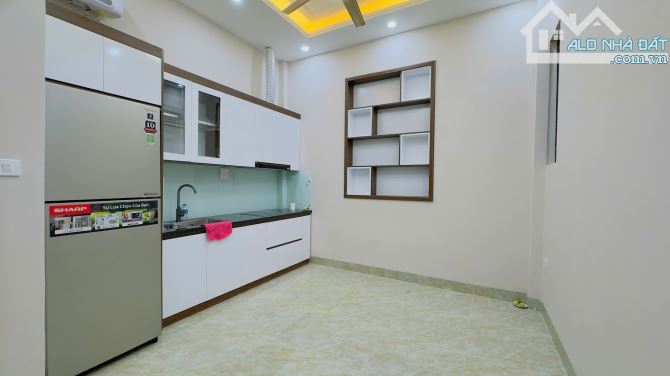 Nhà đẹp ngõ thoáng rộng, 1 ngoặt 70m ra Phố Khương Đình, 42m2 x full nội thất. Giá 12 tỷ