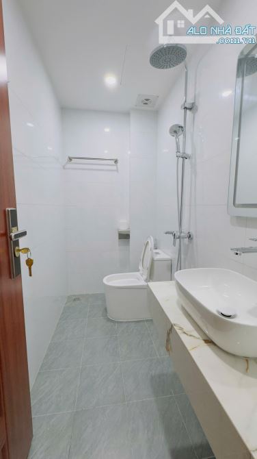 Nhà đẹp ngõ thoáng rộng, 1 ngoặt 70m ra Phố Khương Đình, 42m2 x full nội thất. Giá 12 tỷ