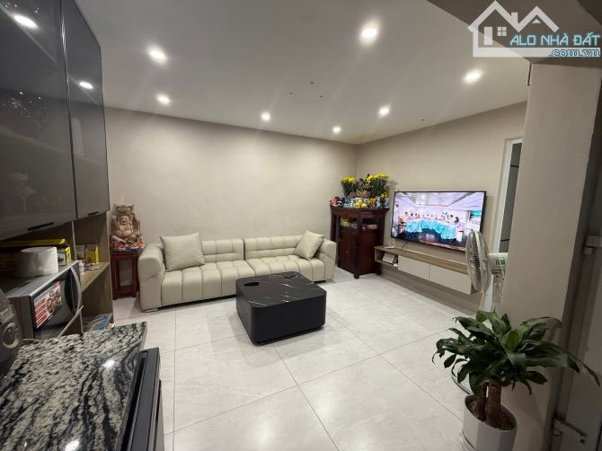 BÁN TẬP THỂ CỰC VIP TẦNG 5 – 46 PHẠM NGỌC THẠCH, ĐỐNG ĐA. 85M2 – 3PN. 5,38 TỶ