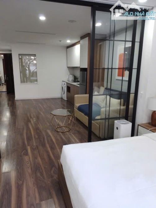 Bán nhà Mặt Phố Hàm Long 180m2 x 9 tầng thang máy, 100m ra Hồ Gươm