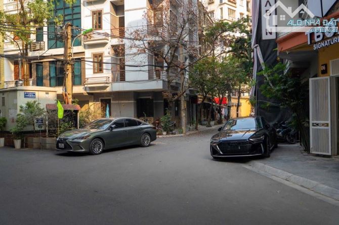 BÁN NHÀ TRUNG KÍNH 70M, 5 TẦNG, MT 5M,GARA ÔTÔ, PHÂN LÔ, Ô TÔ TRÁNH, FULL NỘI THẤT 32.6 TỶ