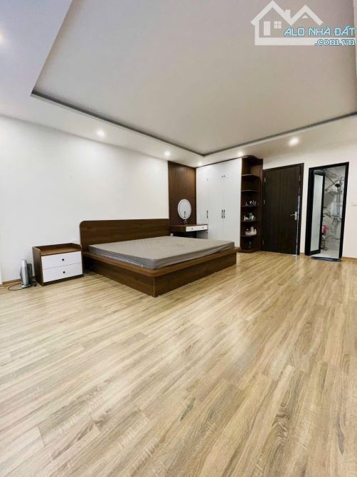 Mặt phố kinh doanh, 60m2 – 5m mặt tiền, thang máy nhập khẩu, ĐỀN LỪ - HOÀNG MAI, Gara oto