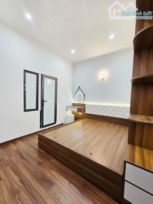 BÁN TẬP THỂ NỘI THẤT SỊN – NHÀ C TẦNG 2, 106 CHÙA LÁNG, ĐỐNG ĐA. 65M2 – 2PN. 3,95 TỶ