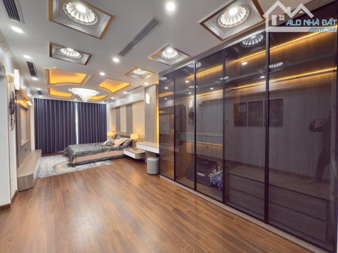 NHÀ HỒ TÂY, 7T THANG MÁY, 42M x MT 4M - VIEW HỒ, 15M RA HỒ TÂY, DÒNG TIỀN 35TR