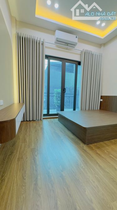 Nhà đẹp ngõ thoáng rộng, 1 ngoặt 70m ra Phố Khương Đình, 42m2 x full nội thất. Giá 12 tỷ