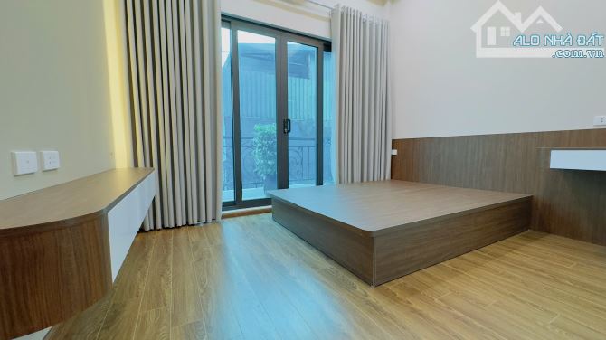 Nhà đẹp ngõ thoáng rộng, 1 ngoặt 70m ra Phố Khương Đình, 42m2 x full nội thất. Giá 12 tỷ