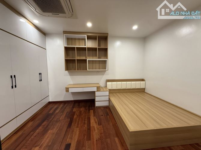 Bán nhà mặt phố Đê Trần Khát Chân, Hai Bà Trưng, tiện KD, 5 tầng 73m2 giá 25 tỷ