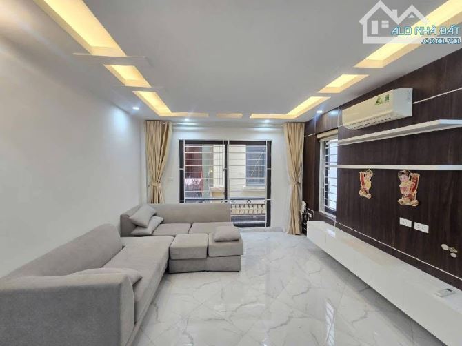 Mặt phố kinh doanh, 60m2 – 5m mặt tiền, thang máy nhập khẩu, ĐỀN LỪ - HOÀNG MAI, Gara oto