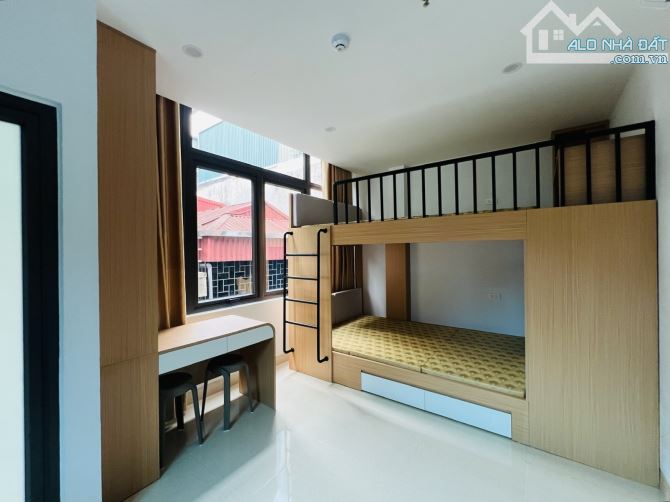 KHỒNG NGOẶT - CHDV gần Bách Kinh Xây 55m 7 tầng lô góc 2 thoáng 14 tỉ ngõ rộng thông